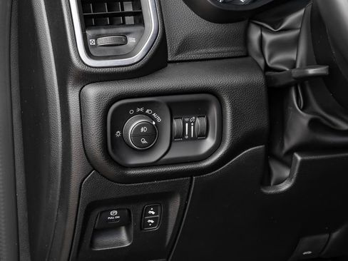 Used 2023 RAM 1500 Laramie AWD/4WD image 30