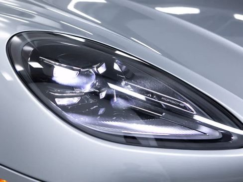 Certified 2026 Porsche Macan AWD/4WD image 16
