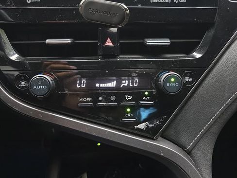 Used 2022 Toyota Camry XSE FWD image 24