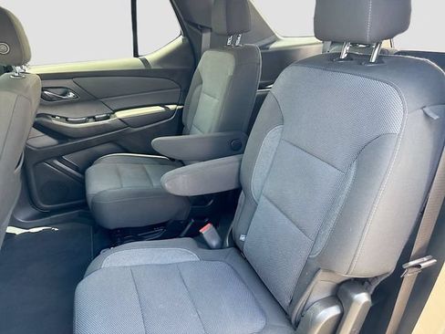Used 2023 Chevrolet Traverse LT FWD image 24