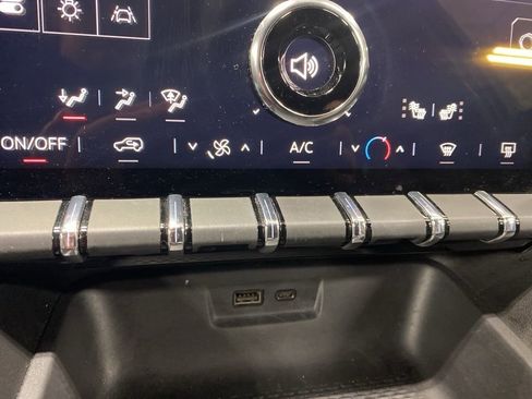 Used 2025 GMC Terrain Elevation image 32