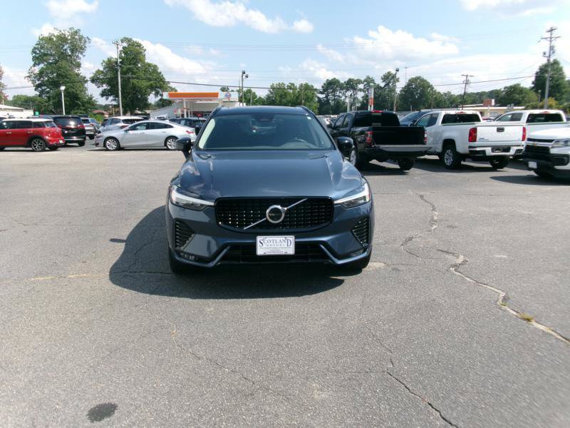 Used 2025 Volvo XC60 B5 Plus AWD/4WD image 3