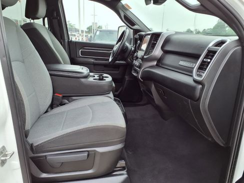 Used 2024 RAM 2500 Big Horn AWD/4WD image 18