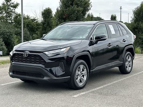 Used 2025 Toyota RAV4 LE AWD/4WD image 1