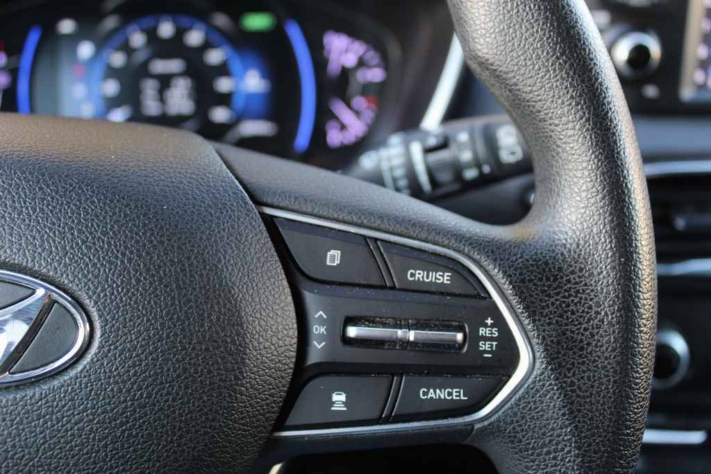 Used 2019 Hyundai Santa Fe SEL FWD image 16