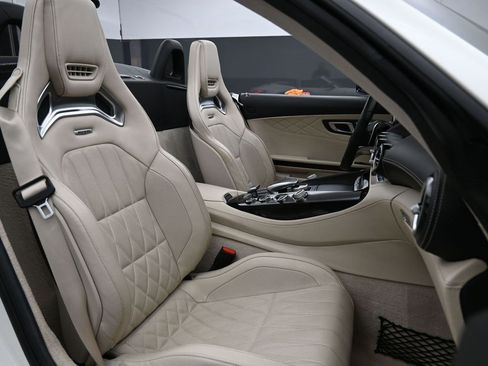 Used 2018 Mercedes-Benz AMG GT Roadster image 23