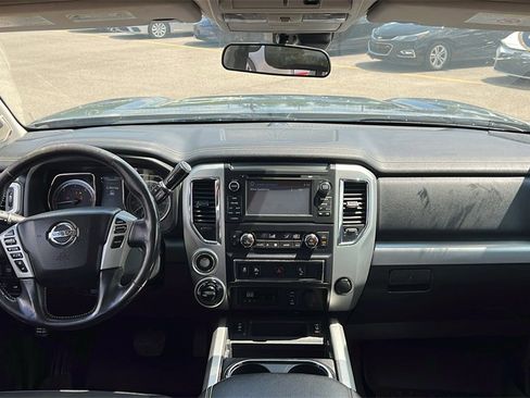 Used 2018 Nissan Titan PRO-4X image 12