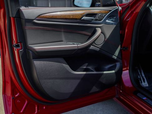 Used 2019 BMW X4 M40i w/ Executive Package image 9