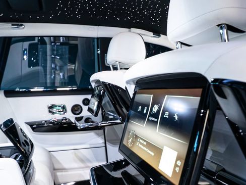 Used 2022 Rolls-Royce Phantom Sedan w/ The Phantom Package RWD image 34
