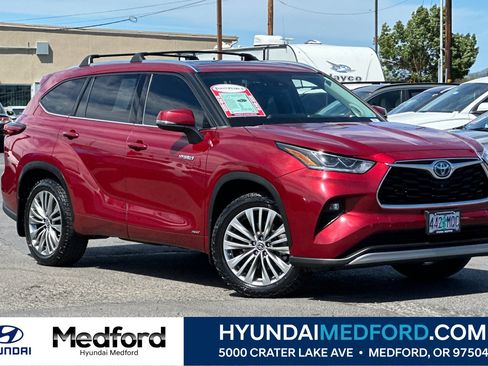 Used 2021 Toyota Highlander Platinum AWD/4WD image 1
