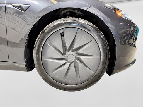 Used 2025 Tesla Model 3 Long Range RWD image 32