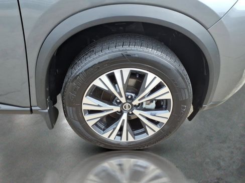 Used 2021 Nissan Rogue SV w/ Premium Package image 10