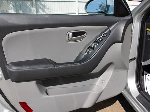 Used 2008 Hyundai Elantra SE FWD image 14