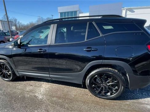 Used 2022 GMC Terrain SLE w/ Driver Convenience Package image 7