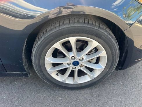 Used 2020 Ford Fusion SE FWD image 9