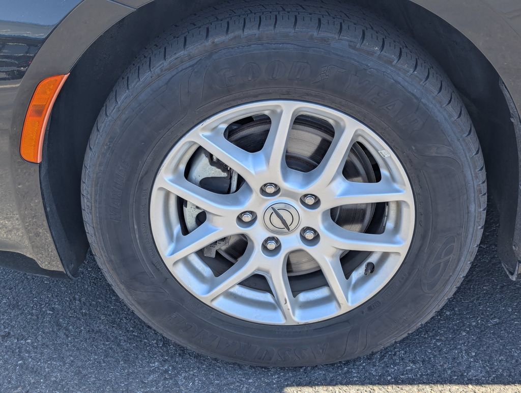 Used 2023 Chrysler Pacifica Touring-L FWD image 13