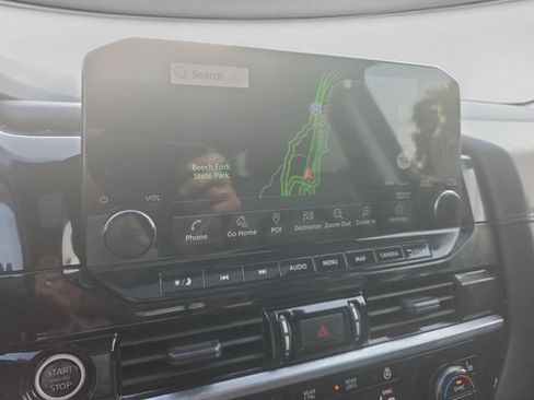 Used 2023 Nissan Pathfinder Platinum AWD/4WD image 17