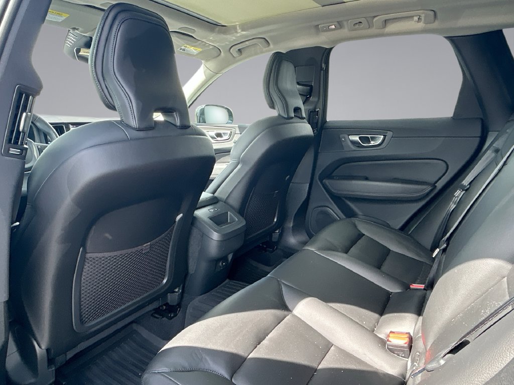 Used 2024 Volvo XC60 B5 Core w/ Protection Package Premier AWD/4WD image 15