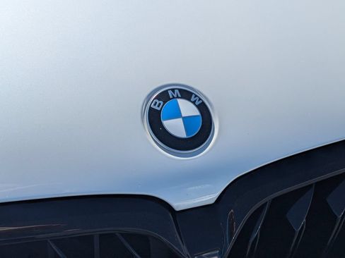 Used 2022 BMW 530i xDrive AWD/4WD image 11