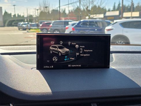 Used 2017 Audi Q7 3.0T Premium Plus w/ Premium Plus Package image 30