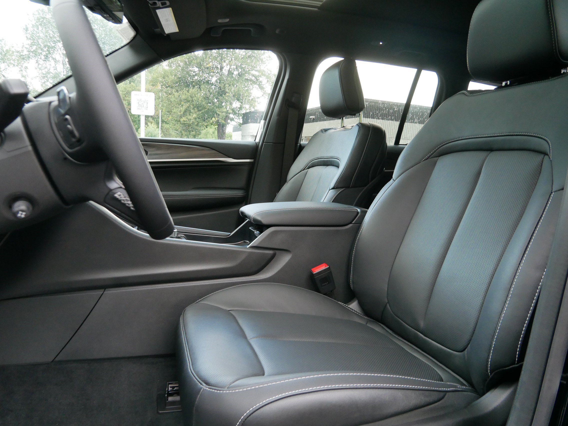 New 2027 Jeep Grand Cherokee Limited AWD/4WD image 9