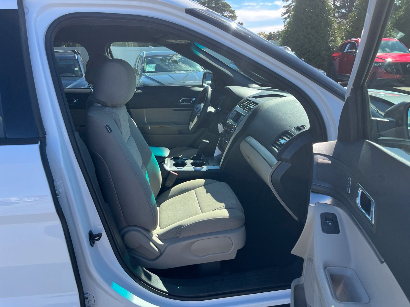 Used 2014 Ford Explorer FWD image 31