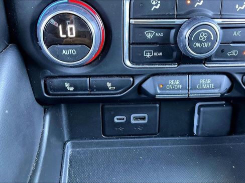 Used 2024 Chevrolet Tahoe LT RWD image 31