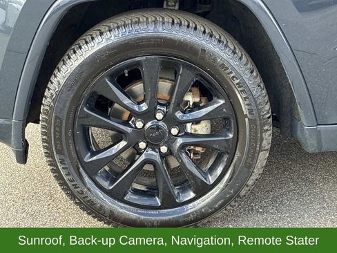 Used 2018 Jeep Grand Cherokee Altitude image 17