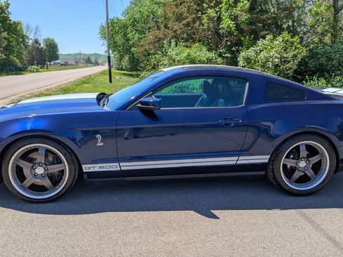 Used 2010 Ford Mustang Shelby GT500 image 3
