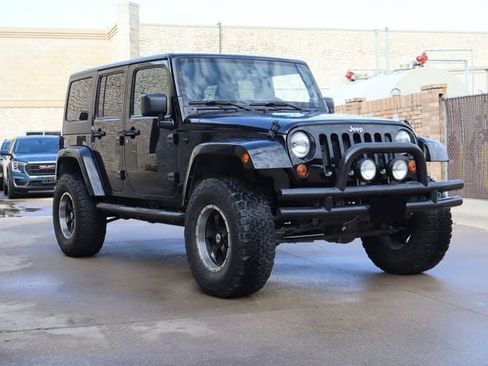 Used 2013 Jeep Wrangler Unlimited Sahara w/ Connectivity Group AWD/4WD image 2