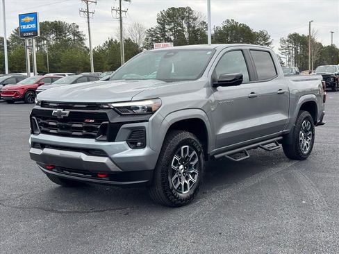 Used 2024 Chevrolet Colorado Z71 w/ Z71 Convenience Package 2 image 7