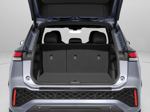 New 2026 Volkswagen Tiguan SE R-Line FWD image 14
