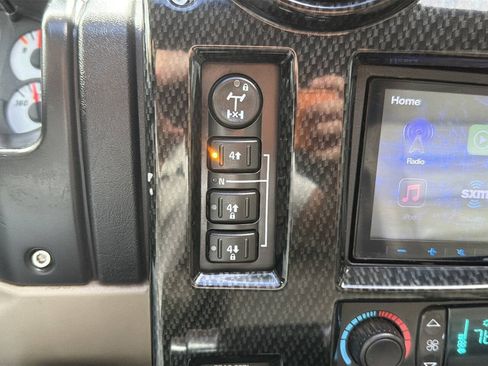 Used 2003 HUMMER H2 w/ Preferred Equipment Group AWD/4WD image 43