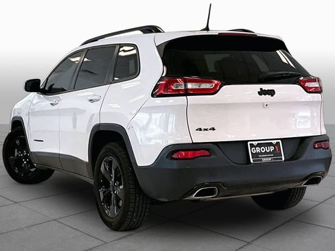 Used 2018 Jeep Cherokee Limited w/ Luxury Group AWD/4WD image 9