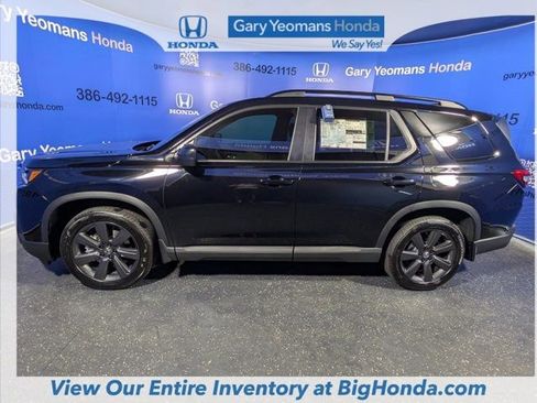 New 2026 Honda Pilot Sport image 9