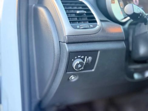 Used 2017 Jeep Grand Cherokee Altitude AWD/4WD image 7