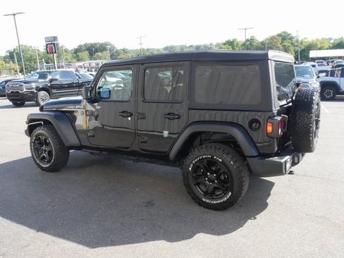 Used 2022 Jeep Wrangler Unlimited Sport w/ Cold Weather Group image 9