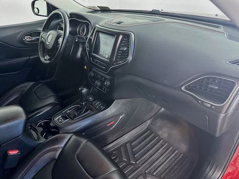 Used 2019 Jeep Cherokee Trailhawk w/ Comfort/Convenience Group image 31