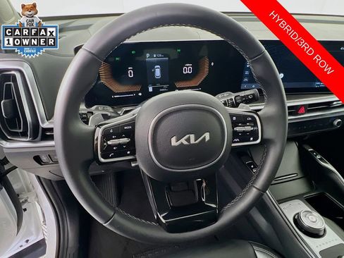 Certified 2025 Kia Sorento EX image 12