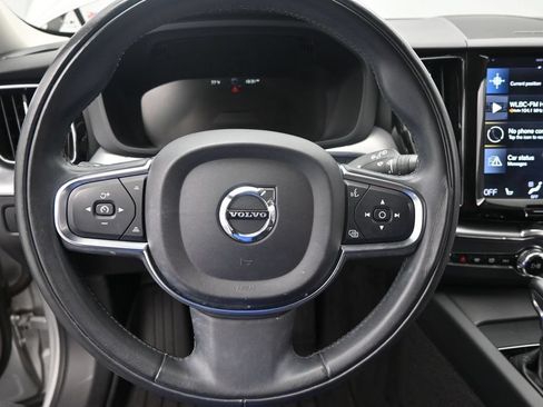 Used 2019 Volvo XC60 T5 Momentum w/ Multimedia Package AWD/4WD image 21