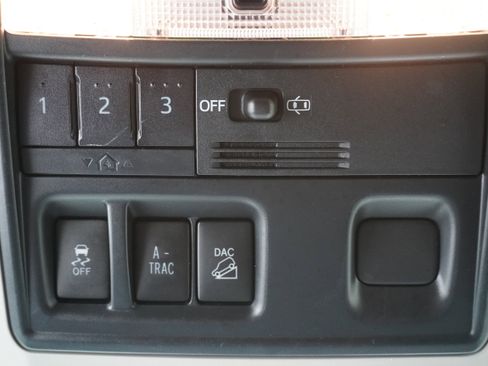 Used 2018 Toyota 4Runner SR5 Premium image 25