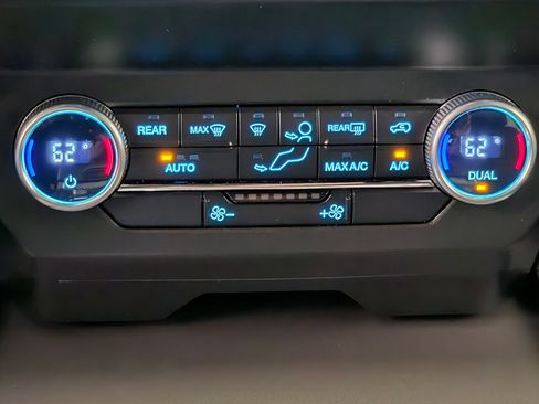 Used 2020 Ford Expedition XLT AWD/4WD image 13
