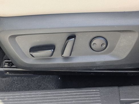 Used 2025 Nissan Rogue SV FWD image 19