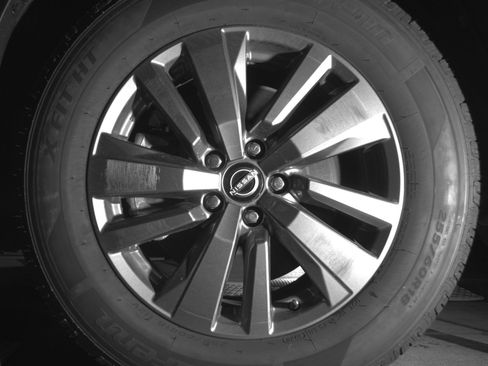 Used 2025 Nissan Pathfinder SV image 12