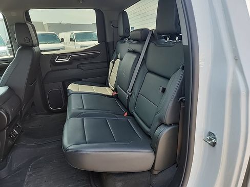 Certified 2023 GMC Sierra 1500 SLT w/ X31 Off-Road Package AWD/4WD image 37
