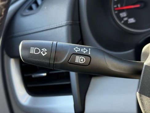 Used 2024 GMC Terrain SLT image 22