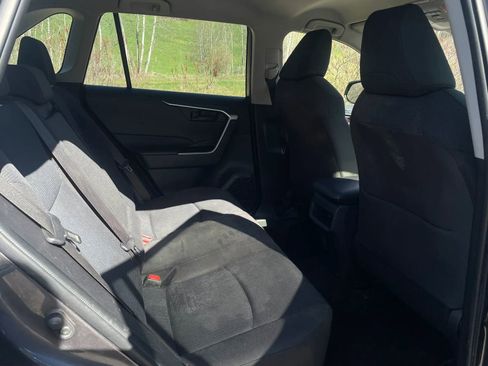 Used 2019 Toyota RAV4 LE AWD/4WD image 25