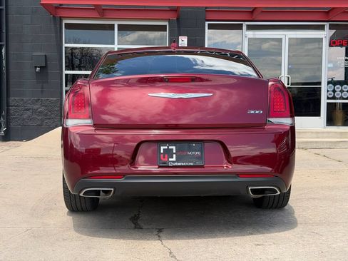 Used 2019 Chrysler 300 Touring w/ Sport Appearance Package RWD image 15
