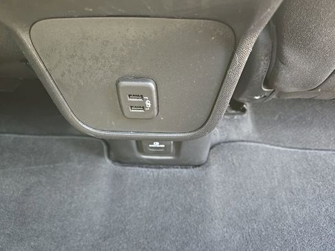 Used 2019 Chevrolet Equinox LT AWD/4WD image 14