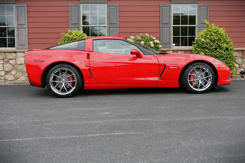 Used 2009 Chevrolet Corvette Z06 w/ Preferred Equipment Group RWD image 8